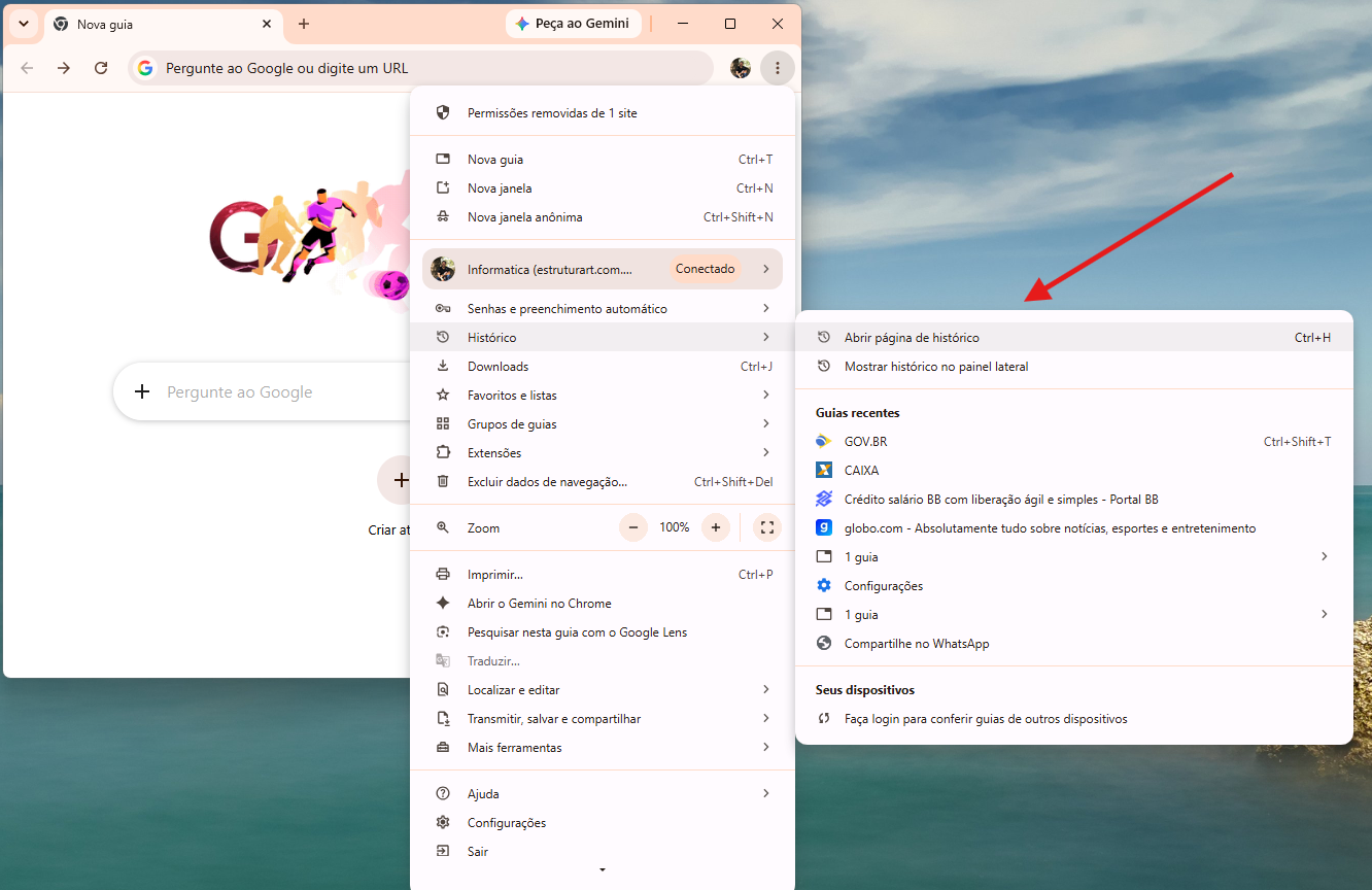 Submenu de Histórico do Chrome com a opção 'Abrir página de histórico'.